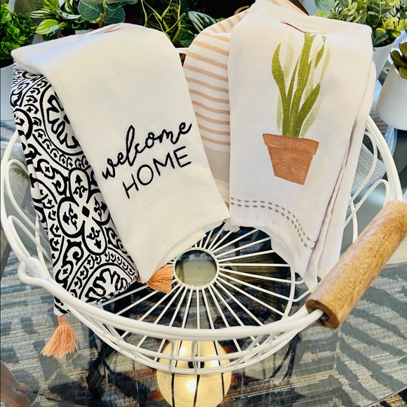 Large White Metal/Wood handle Hearth & Hand basket - Picture 4 of 10